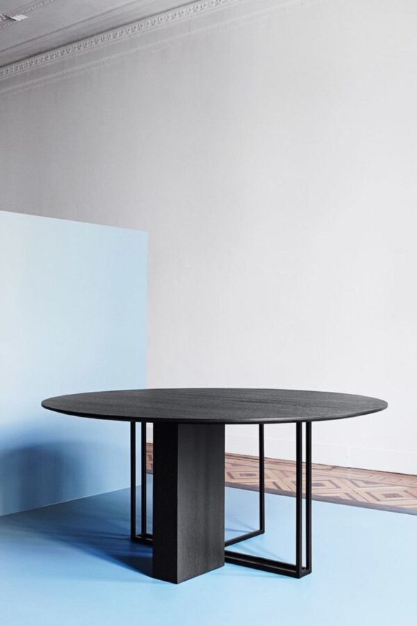Minimalist Black Round Pedestal Dining Table