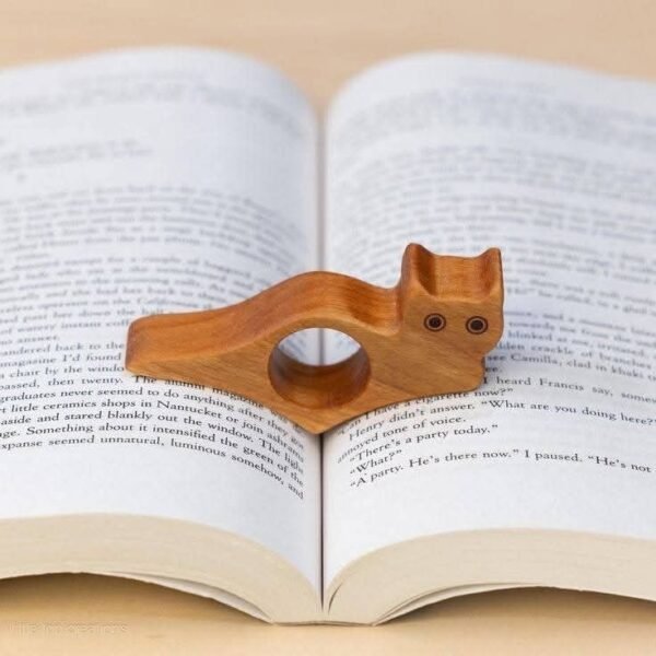 Carved Cat Thumb Book Holder